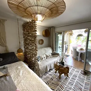 https://le-paradis-zen-1er-etage-vue-plage-et-mer-ste-anne.comcaribbean.com